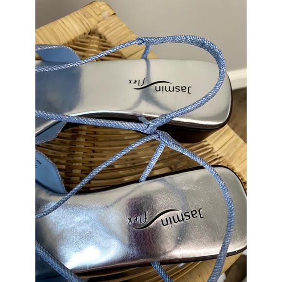 Jasmin Flex Blue Strappy Platform Sandals w/ Elephant pendant Sz 11B - Picture 6 of 9